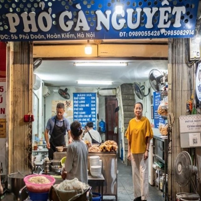 Why Michelin Loves Pho Ga Nguyet at 5B Phu Doan, Hanoi?